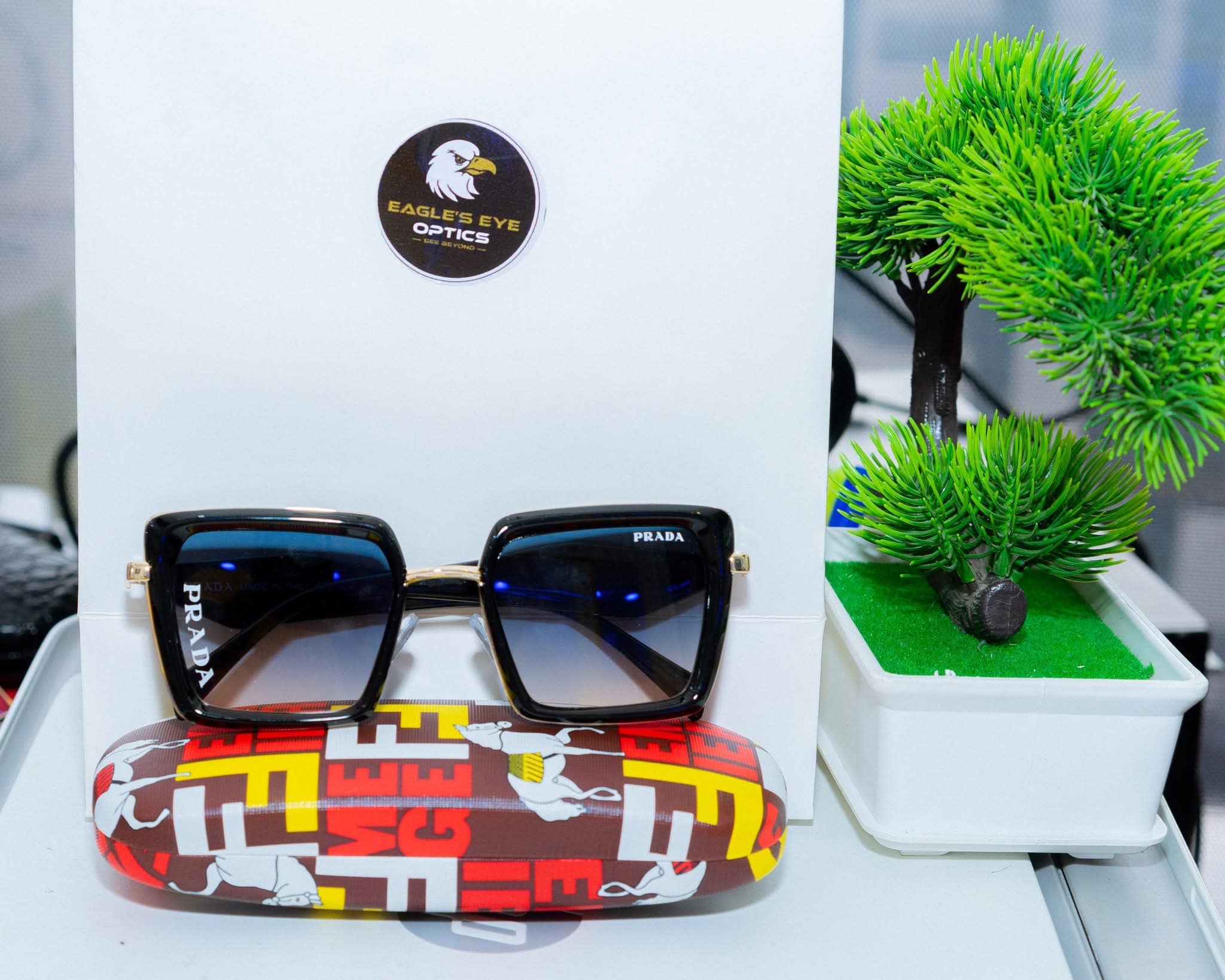 486318004 686904900572361 945355382507868641 N